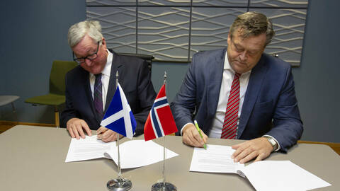 Skottlands fiskeriminister Fergus Ewing og fiskeri- og sjømatminister Harald T. Nesvik. Foto: NFD