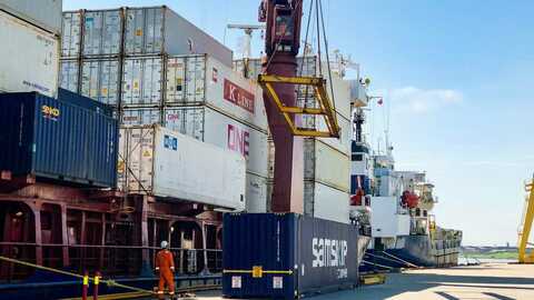 Lossing av gods. Illustrasjonsfoto: Kystverket