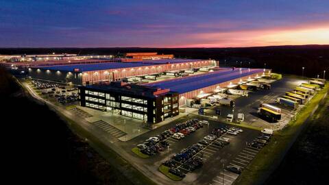 DSV sitt logistikksenter og lager i Vestby. Foto: DSV Road AS