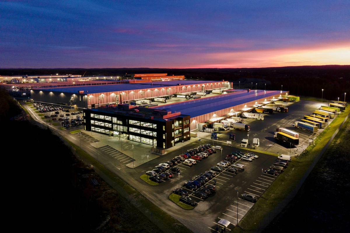 DSV sitt logistikksenter og lager i Vestby. Foto: DSV Road AS