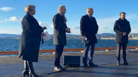 Bilde fra dagens pressekonferanse om satsing på havvind, fra venstre: Olje- og energiminister Marte Mjøs Persen, statsminister Jonas Gahr Støre, finansminister Trygve Slagsvold Vedum og næringsminister Jan Christian Vestre. Foto: Anne Nordskog / Statsministerens kontor