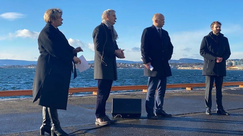 Bilde fra dagens pressekonferanse om satsing på havvind, fra venstre: Olje- og energiminister Marte Mjøs Persen, statsminister Jonas Gahr Støre, finansminister Trygve Slagsvold Vedum og næringsminister Jan Christian Vestre. Foto: Anne Nordskog / Statsministerens kontor