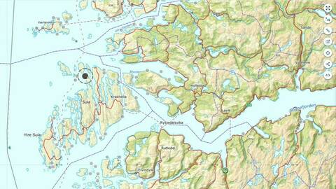 Lokalitet Lyngholmane ligger i Lågøyfjorden ved Sula i Solund kommune. Kart: BarentsWatch